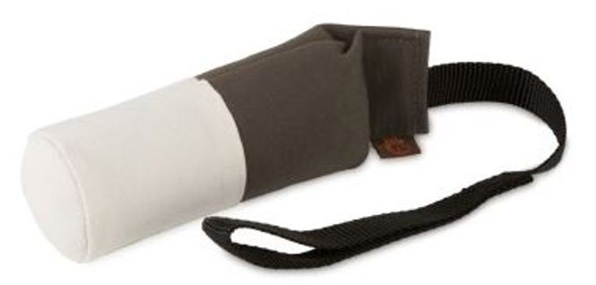 Huvudbild Tygdummy Ca 250 g Khaki/vit Bandhandtag Totallängd utan handtag ca 19 cm Diameter ca 6 cm